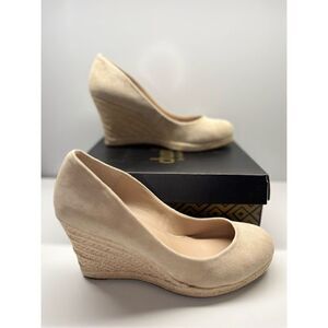 Charles By Charles David Womens Simple Tan Round Toe Pump Wedge Heel Size 10M
